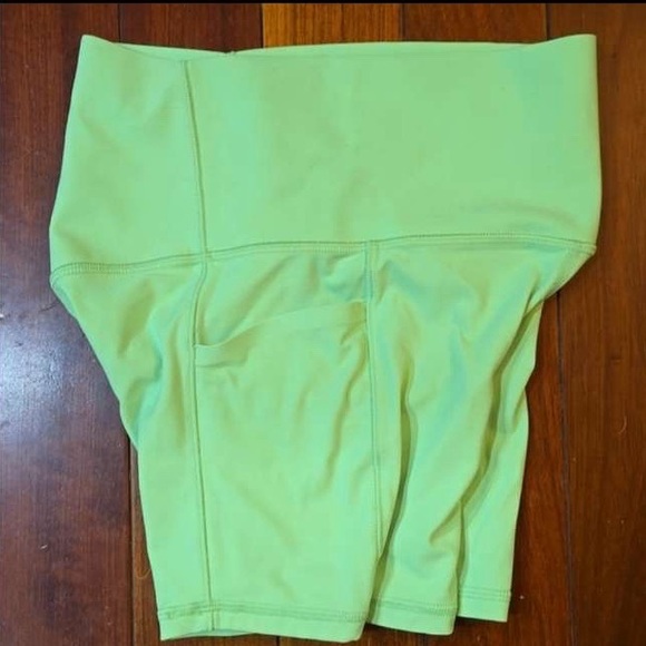Athleta Salutation Stash Pocket Shorts || 5” Shorts - Picture 6 of 10